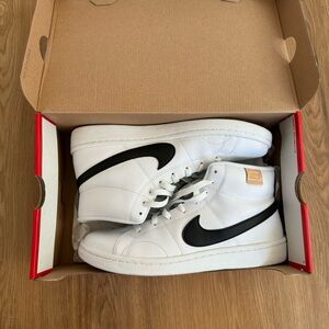 nike court royale 2 mid size 9 Men’s NEVER WORN